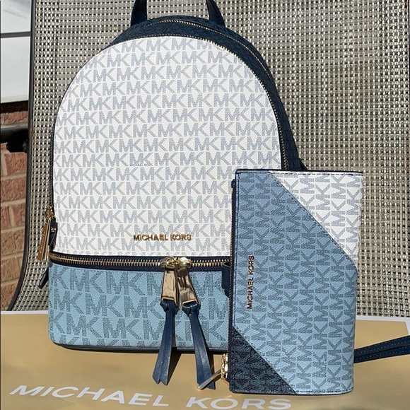 2pc Michael Kors backpack double zip phone wallet - Picture 2 of 10